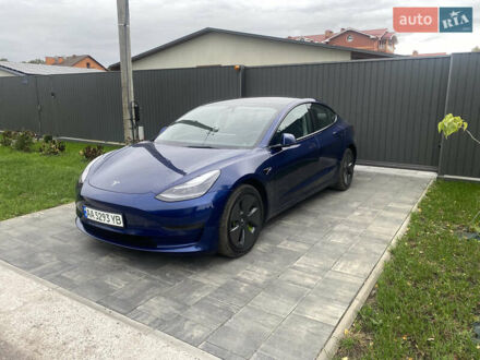 Тесла Модель 3 2021 в Киеве на Automoto.ua Синий Тесла Модель 3, объемом двигателя 0 л и пробегом 55 тыс. км за 18900 $, фото 1 на Automoto.ua