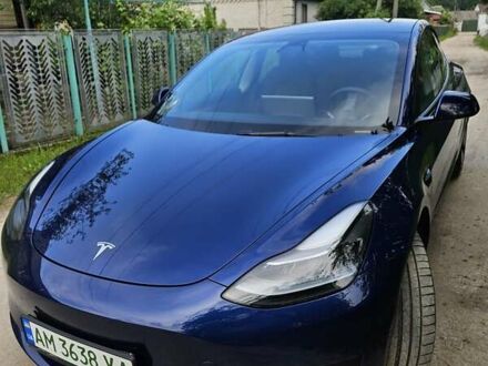 Тесла Модель 3 2021 у Житомирі на Automoto.ua Синій Тесла Модель 3, об'ємом двигуна 0 л та пробігом 37 тис. км за 20700 $, фото 1 на Automoto.ua