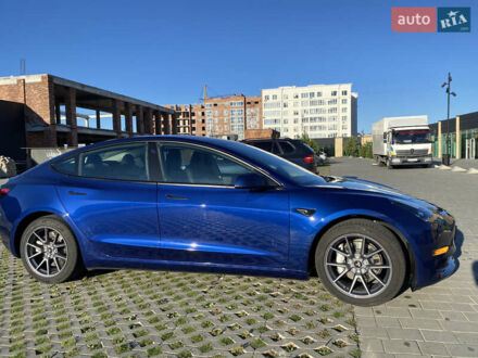 Тесла Модель 3 2023 у Хмельницькому на Automoto.ua Синій Тесла Модель 3, об'ємом двигуна 0 л та пробігом 31 тис. км за 21000 $, фото 1 на Automoto.ua