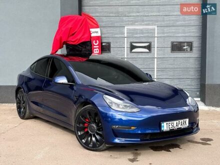 Синий Тесла Модель 3, объемом двигателя 0 л и пробегом 63 тыс. км за 25999 $, фото 1 на Automoto.ua
