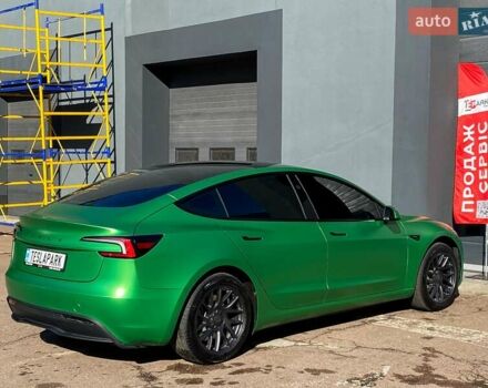 Тесла Модель 3 2025 у Києві на Automoto.ua Зелений Тесла Модель 3, об'ємом двигуна 0 л та пробігом 6 тис. км за 31999 $, фото 10 на Automoto.ua