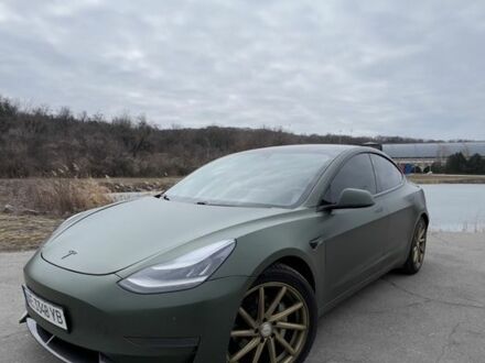 Зеленый Тесла Модель 3, объемом двигателя 0 л и пробегом 150 тыс. км за 14500 $, фото 1 на Automoto.ua