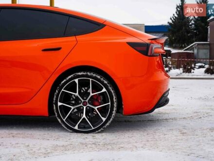 Помаранчевий Тесла Модель 3, об'ємом двигуна 0 л та пробігом 13 тис. км за 25800 $, фото 1 на Automoto.ua