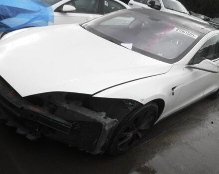 Белый Тесла Модель С, объемом двигателя 0 л и пробегом 210 тыс. км за 8200 $, фото 1 на Automoto.ua