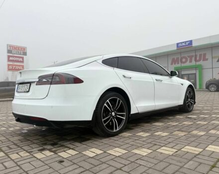 Белый Тесла Модель С, объемом двигателя 0 л и пробегом 189 тыс. км за 15700 $, фото 3 на Automoto.ua