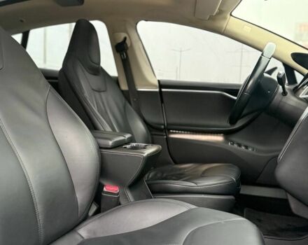 Белый Тесла Модель С, объемом двигателя 0 л и пробегом 189 тыс. км за 15700 $, фото 2 на Automoto.ua