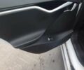 Белый Тесла Модель С, объемом двигателя 0 л и пробегом 206 тыс. км за 11100 $, фото 5 на Automoto.ua