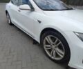 Белый Тесла Модель С, объемом двигателя 0 л и пробегом 206 тыс. км за 11000 $, фото 1 на Automoto.ua
