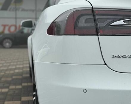 Белый Тесла Модель С, объемом двигателя 0 л и пробегом 189 тыс. км за 15700 $, фото 1 на Automoto.ua