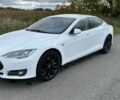 Белый Тесла Модель С, объемом двигателя 5 л и пробегом 189 тыс. км за 13700 $, фото 1 на Automoto.ua