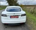 Белый Тесла Модель С, объемом двигателя 5 л и пробегом 189 тыс. км за 13700 $, фото 5 на Automoto.ua