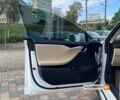 Белый Тесла Модель С, объемом двигателя 70 л и пробегом 127 тыс. км за 18500 $, фото 8 на Automoto.ua