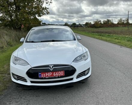 Белый Тесла Модель С, объемом двигателя 5 л и пробегом 189 тыс. км за 13700 $, фото 4 на Automoto.ua