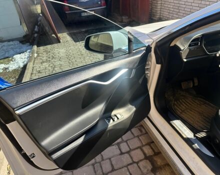 Білий Тесла Модель С, об'ємом двигуна 0 л та пробігом 225 тис. км за 9800 $, фото 5 на Automoto.ua