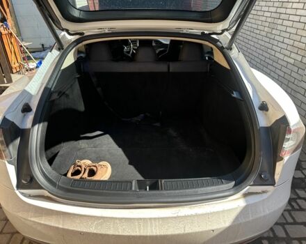 Білий Тесла Модель С, об'ємом двигуна 0 л та пробігом 225 тис. км за 9800 $, фото 9 на Automoto.ua