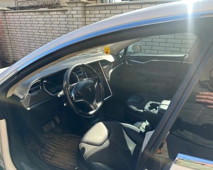 Білий Тесла Модель С, об'ємом двигуна 0 л та пробігом 225 тис. км за 9800 $, фото 8 на Automoto.ua