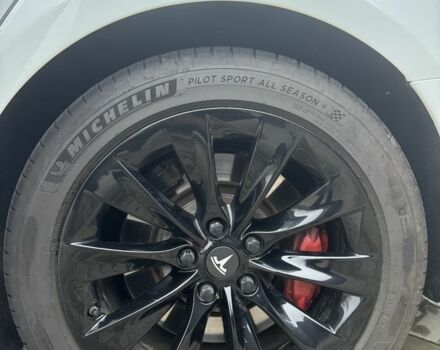 Белый Тесла Модель С, объемом двигателя 0 л и пробегом 112 тыс. км за 22000 $, фото 9 на Automoto.ua