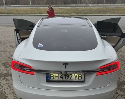 Белый Тесла Модель С, объемом двигателя 0 л и пробегом 112 тыс. км за 22000 $, фото 1 на Automoto.ua