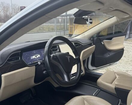 Белый Тесла Модель С, объемом двигателя 0 л и пробегом 112 тыс. км за 22000 $, фото 6 на Automoto.ua