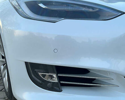 Белый Тесла Модель С, объемом двигателя 0 л и пробегом 81 тыс. км за 38000 $, фото 4 на Automoto.ua