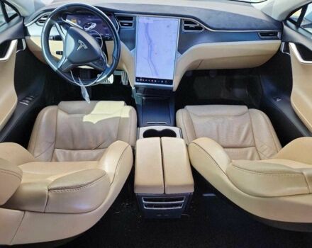 Белый Тесла Модель С, объемом двигателя 0 л и пробегом 123 тыс. км за 2500 $, фото 7 на Automoto.ua