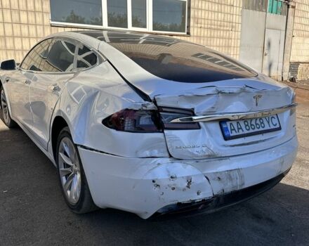 Белый Тесла Модель С, объемом двигателя 0 л и пробегом 92 тыс. км за 17089 $, фото 5 на Automoto.ua