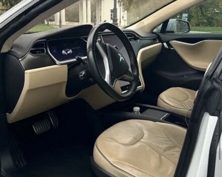 Белый Тесла Модель С, объемом двигателя 0 л и пробегом 320 тыс. км за 11378 $, фото 4 на Automoto.ua