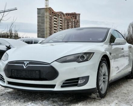 Білий Тесла Модель С, об'ємом двигуна 0 л та пробігом 177 тис. км за 12700 $, фото 1 на Automoto.ua