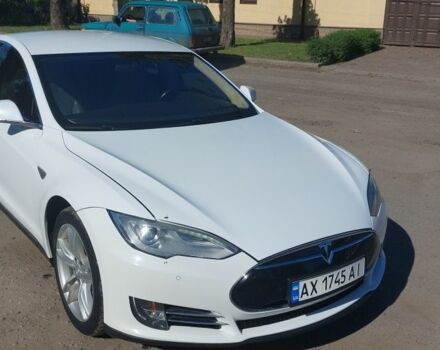 Білий Тесла Модель С, об'ємом двигуна 0 л та пробігом 150 тис. км за 13500 $, фото 12 на Automoto.ua
