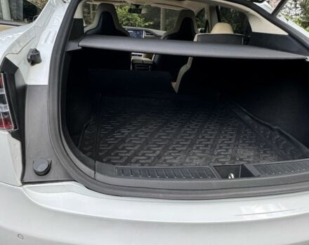 Белый Тесла Модель С, объемом двигателя 0 л и пробегом 100 тыс. км за 14450 $, фото 13 на Automoto.ua