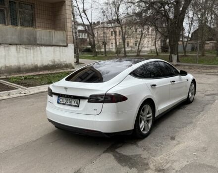 Белый Тесла Модель С, объемом двигателя 6 л и пробегом 152 тыс. км за 12900 $, фото 8 на Automoto.ua