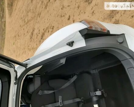 Белый Тесла Модель С, объемом двигателя 0 л и пробегом 151 тыс. км за 25000 $, фото 9 на Automoto.ua