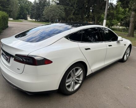 Белый Тесла Модель С, объемом двигателя 0 л и пробегом 100 тыс. км за 14450 $, фото 4 на Automoto.ua