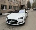 Белый Тесла Модель С, объемом двигателя 6 л и пробегом 152 тыс. км за 12900 $, фото 1 на Automoto.ua