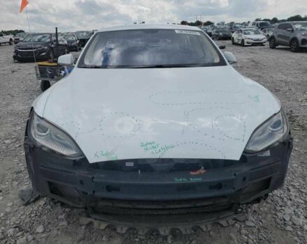 Белый Тесла Модель С, объемом двигателя 0 л и пробегом 67 тыс. км за 3800 $, фото 4 на Automoto.ua