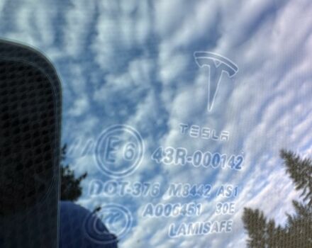 Белый Тесла Модель С, объемом двигателя 0 л и пробегом 100 тыс. км за 14450 $, фото 15 на Automoto.ua