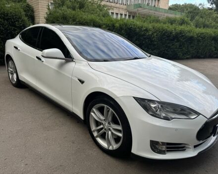 Белый Тесла Модель С, объемом двигателя 0 л и пробегом 100 тыс. км за 14450 $, фото 3 на Automoto.ua