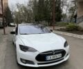 Белый Тесла Модель С, объемом двигателя 6 л и пробегом 152 тыс. км за 12900 $, фото 3 на Automoto.ua