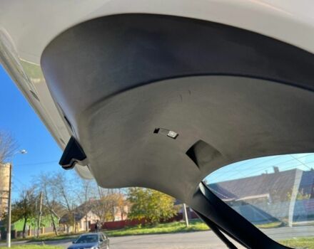 Белый Тесла Модель С, объемом двигателя 0 л и пробегом 168 тыс. км за 12700 $, фото 16 на Automoto.ua