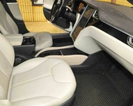 Белый Тесла Модель С, объемом двигателя 0 л и пробегом 110 тыс. км за 5000 $, фото 6 на Automoto.ua