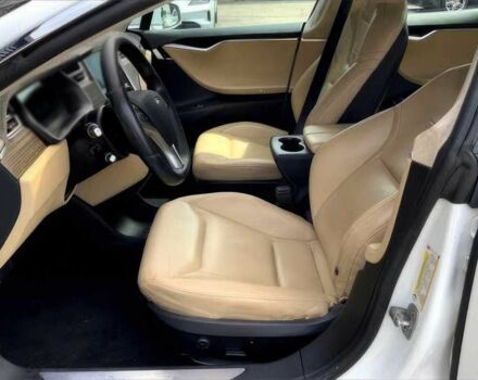 Белый Тесла Модель С, объемом двигателя 0 л и пробегом 79 тыс. км за 4500 $, фото 5 на Automoto.ua