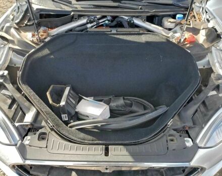 Білий Тесла Модель С, об'ємом двигуна 0 л та пробігом 151 тис. км за 2100 $, фото 10 на Automoto.ua