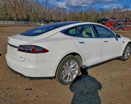 Білий Тесла Модель С, об'ємом двигуна 0 л та пробігом 151 тис. км за 2100 $, фото 2 на Automoto.ua