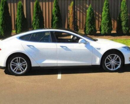 Белый Тесла Модель С, объемом двигателя 0 л и пробегом 110 тыс. км за 5000 $, фото 3 на Automoto.ua
