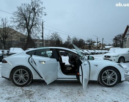 Білий Тесла Модель С, об'ємом двигуна 0 л та пробігом 130 тис. км за 17990 $, фото 8 на Automoto.ua