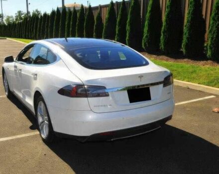 Белый Тесла Модель С, объемом двигателя 0 л и пробегом 110 тыс. км за 5000 $, фото 4 на Automoto.ua