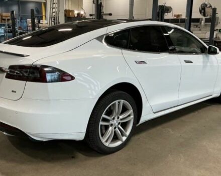 Білий Тесла Модель С, об'ємом двигуна 0 л та пробігом 121 тис. км за 13100 $, фото 3 на Automoto.ua