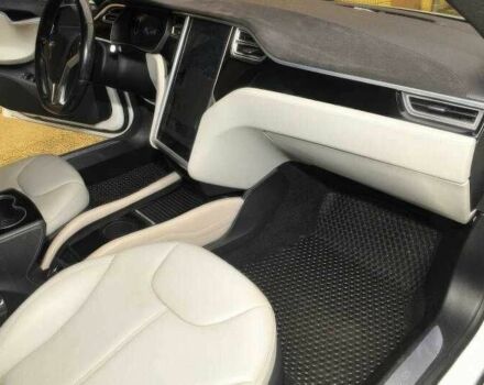 Белый Тесла Модель С, объемом двигателя 0 л и пробегом 110 тыс. км за 5000 $, фото 5 на Automoto.ua