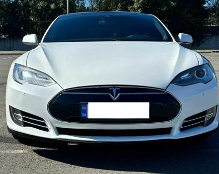 Тесла Модель С 2015 у Києві на Automoto.ua Білий Тесла Модель С, об'ємом двигуна 0 л та пробігом 132 тис. км за 13500 $, фото 2 на Automoto.ua