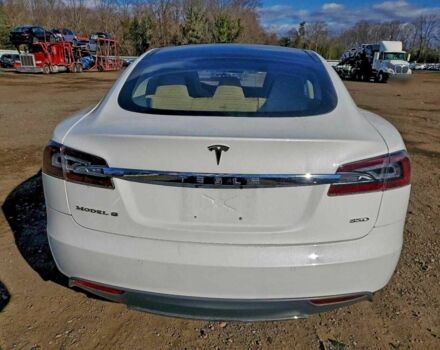 Білий Тесла Модель С, об'ємом двигуна 0 л та пробігом 151 тис. км за 2100 $, фото 5 на Automoto.ua